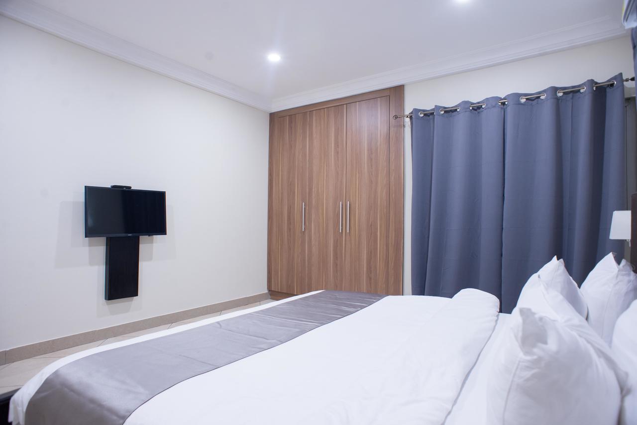 Earl Heights Suites Hotel Accra Exterior photo